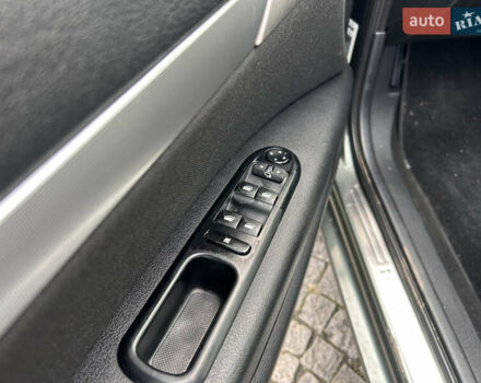 Зелений Пежо 407, об'ємом двигуна 2.7 л та пробігом 285 тис. км за 3950 $, фото 9 на Automoto.ua