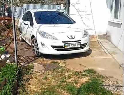 Пежо 408 2013 в Донецке на Automoto.ua Белый Пежо 408, объемом двигателя 1.6 л и пробегом 0 тыс. км за 8700 $, фото 1 на Automoto.ua