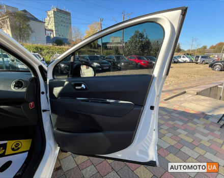 Білий Пежо 5008, об'ємом двигуна 1.6 л та пробігом 203 тис. км за 10700 $, фото 23 на Automoto.ua