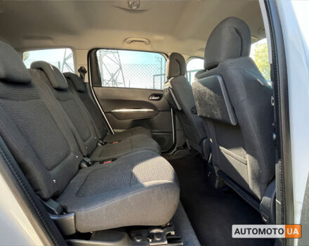 Білий Пежо 5008, об'ємом двигуна 1.6 л та пробігом 203 тис. км за 10700 $, фото 22 на Automoto.ua