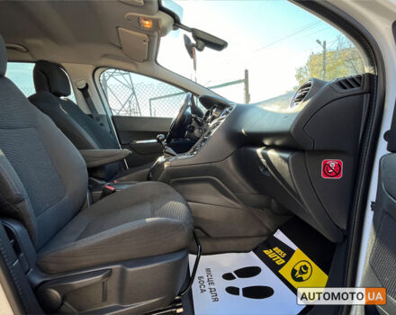 Білий Пежо 5008, об'ємом двигуна 1.6 л та пробігом 203 тис. км за 10700 $, фото 24 на Automoto.ua