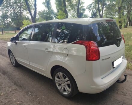 Білий Пежо 5008, об'ємом двигуна 1.6 л та пробігом 200 тис. км за 8500 $, фото 15 на Automoto.ua