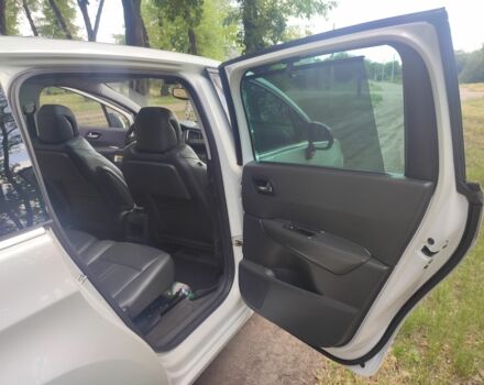 Білий Пежо 5008, об'ємом двигуна 1.6 л та пробігом 200 тис. км за 8500 $, фото 2 на Automoto.ua