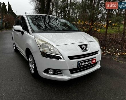 Белый Пежо 5008, объемом двигателя 1.6 л и пробегом 272 тыс. км за 8490 $, фото 3 на Automoto.ua