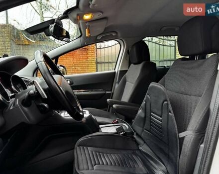 Белый Пежо 5008, объемом двигателя 1.6 л и пробегом 272 тыс. км за 8490 $, фото 17 на Automoto.ua