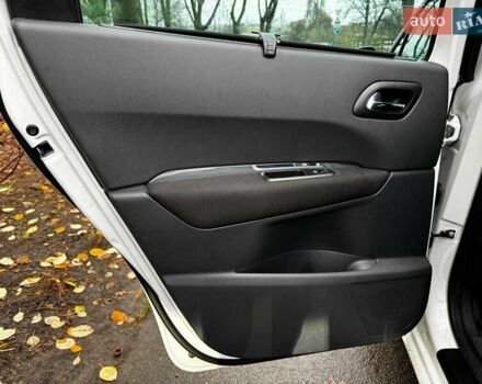 Белый Пежо 5008, объемом двигателя 1.6 л и пробегом 272 тыс. км за 8490 $, фото 18 на Automoto.ua