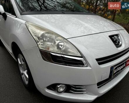 Белый Пежо 5008, объемом двигателя 1.6 л и пробегом 272 тыс. км за 8490 $, фото 2 на Automoto.ua