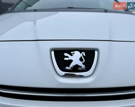 Белый Пежо 5008, объемом двигателя 2 л и пробегом 264 тыс. км за 9850 $, фото 27 на Automoto.ua