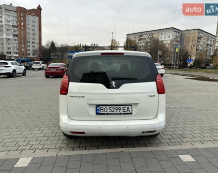 Белый Пежо 5008, объемом двигателя 1.6 л и пробегом 248 тыс. км за 5700 $, фото 5 на Automoto.ua