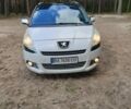 Белый Пежо 5008, объемом двигателя 2 л и пробегом 212 тыс. км за 8500 $, фото 2 на Automoto.ua
