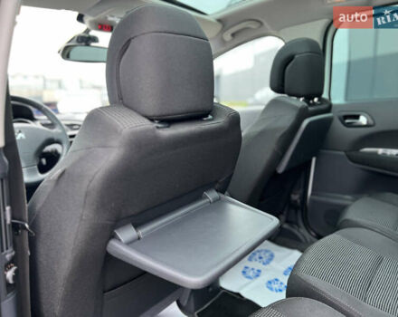 Белый Пежо 5008, объемом двигателя 2 л и пробегом 264 тыс. км за 9850 $, фото 87 на Automoto.ua