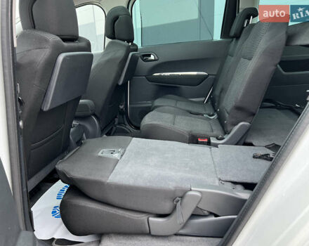 Белый Пежо 5008, объемом двигателя 2 л и пробегом 264 тыс. км за 9850 $, фото 90 на Automoto.ua