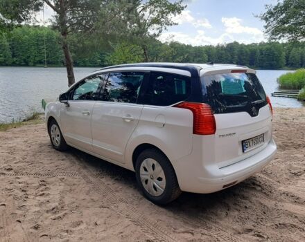 Белый Пежо 5008, объемом двигателя 2 л и пробегом 212 тыс. км за 8500 $, фото 6 на Automoto.ua