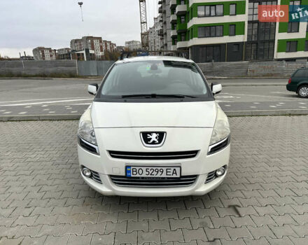 Белый Пежо 5008, объемом двигателя 1.6 л и пробегом 248 тыс. км за 5700 $, фото 1 на Automoto.ua