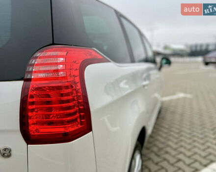 Белый Пежо 5008, объемом двигателя 2 л и пробегом 264 тыс. км за 9850 $, фото 48 на Automoto.ua