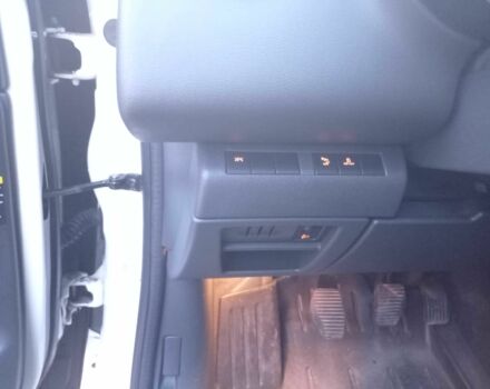 Белый Пежо 5008, объемом двигателя 2 л и пробегом 228 тыс. км за 7000 $, фото 16 на Automoto.ua