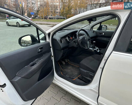 Белый Пежо 5008, объемом двигателя 1.6 л и пробегом 248 тыс. км за 5700 $, фото 11 на Automoto.ua