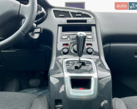 Белый Пежо 5008, объемом двигателя 2 л и пробегом 264 тыс. км за 9850 $, фото 98 на Automoto.ua