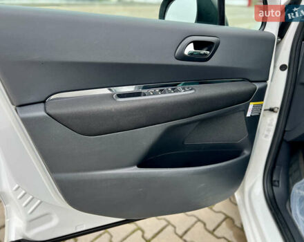 Белый Пежо 5008, объемом двигателя 2 л и пробегом 264 тыс. км за 9850 $, фото 60 на Automoto.ua