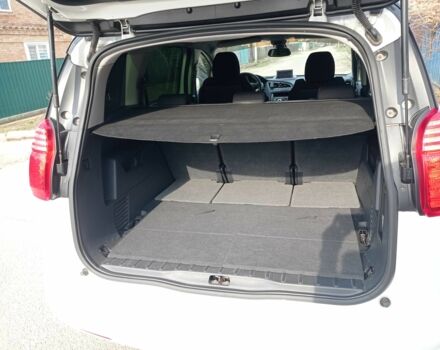 Белый Пежо 5008, объемом двигателя 2 л и пробегом 228 тыс. км за 7000 $, фото 8 на Automoto.ua