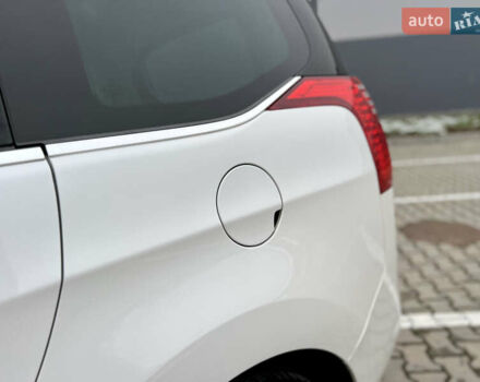 Белый Пежо 5008, объемом двигателя 2 л и пробегом 264 тыс. км за 9850 $, фото 38 на Automoto.ua