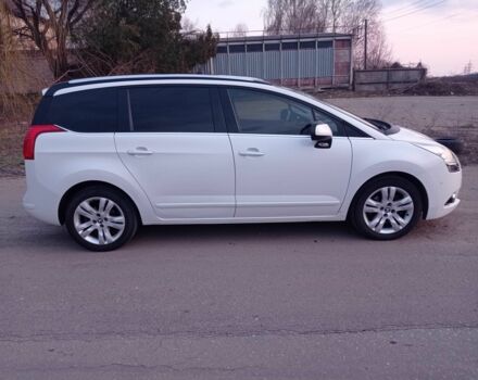 Белый Пежо 5008, объемом двигателя 2 л и пробегом 228 тыс. км за 7000 $, фото 1 на Automoto.ua