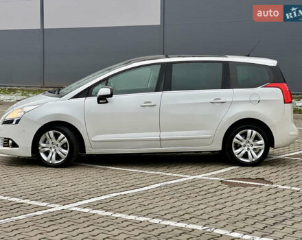 Белый Пежо 5008, объемом двигателя 2 л и пробегом 264 тыс. км за 9850 $, фото 9 на Automoto.ua