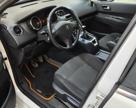 Білий Пежо 5008, об'ємом двигуна 1.6 л та пробігом 248 тис. км за 4500 $, фото 4 на Automoto.ua
