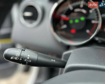 Белый Пежо 5008, объемом двигателя 2 л и пробегом 264 тыс. км за 9850 $, фото 65 на Automoto.ua