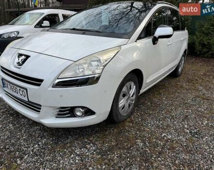 Белый Пежо 5008, объемом двигателя 2 л и пробегом 214 тыс. км за 8400 $, фото 14 на Automoto.ua