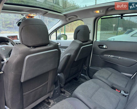 Белый Пежо 5008, объемом двигателя 2 л и пробегом 214 тыс. км за 8400 $, фото 9 на Automoto.ua