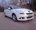 Белый Пежо 5008, объемом двигателя 2 л и пробегом 228 тыс. км за 7000 $, фото 1 на Automoto.ua