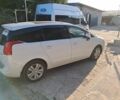 Белый Пежо 5008, объемом двигателя 2 л и пробегом 325 тыс. км за 9463 $, фото 1 на Automoto.ua