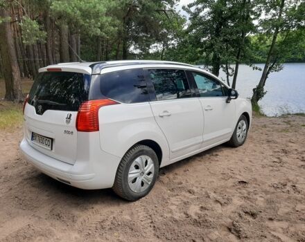 Белый Пежо 5008, объемом двигателя 2 л и пробегом 212 тыс. км за 8500 $, фото 7 на Automoto.ua