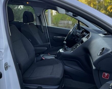 Белый Пежо 5008, объемом двигателя 1.6 л и пробегом 205 тыс. км за 9000 $, фото 5 на Automoto.ua