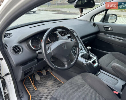 Белый Пежо 5008, объемом двигателя 1.6 л и пробегом 248 тыс. км за 5700 $, фото 13 на Automoto.ua