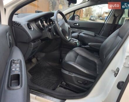 Білий Пежо 5008, об'ємом двигуна 1.6 л та пробігом 212 тис. км за 7779 $, фото 32 на Automoto.ua