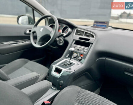 Белый Пежо 5008, объемом двигателя 2 л и пробегом 264 тыс. км за 9850 $, фото 111 на Automoto.ua