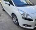 Белый Пежо 5008, объемом двигателя 1.6 л и пробегом 259 тыс. км за 5700 $, фото 1 на Automoto.ua