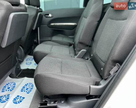 Белый Пежо 5008, объемом двигателя 2 л и пробегом 264 тыс. км за 9850 $, фото 89 на Automoto.ua