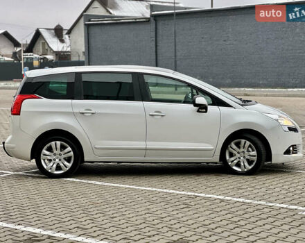 Белый Пежо 5008, объемом двигателя 2 л и пробегом 264 тыс. км за 9850 $, фото 19 на Automoto.ua