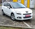 Белый Пежо 5008, объемом двигателя 0 л и пробегом 241 тыс. км за 10600 $, фото 1 на Automoto.ua
