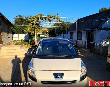 Білий Пежо 5008, об'ємом двигуна 2 л та пробігом 325 тис. км за 9200 $, фото 1 на Automoto.ua