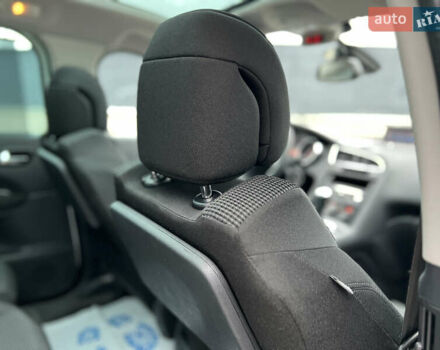 Белый Пежо 5008, объемом двигателя 2 л и пробегом 264 тыс. км за 9850 $, фото 109 на Automoto.ua