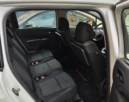 Білий Пежо 5008, об'ємом двигуна 1.6 л та пробігом 248 тис. км за 4500 $, фото 6 на Automoto.ua