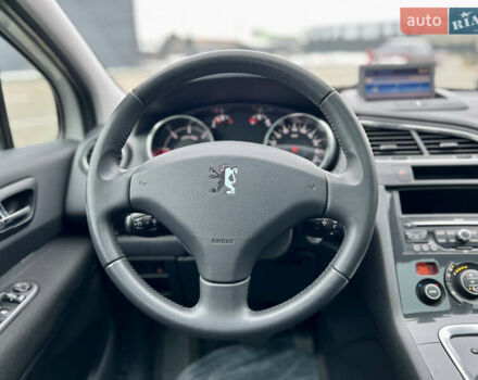 Белый Пежо 5008, объемом двигателя 2 л и пробегом 264 тыс. км за 9850 $, фото 93 на Automoto.ua