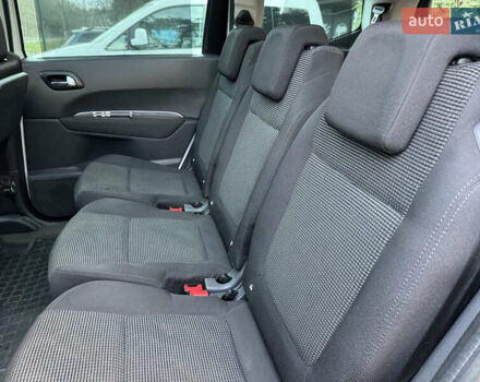 Белый Пежо 5008, объемом двигателя 2 л и пробегом 214 тыс. км за 8400 $, фото 10 на Automoto.ua