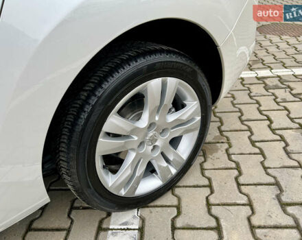 Белый Пежо 5008, объемом двигателя 2 л и пробегом 264 тыс. км за 9850 $, фото 37 на Automoto.ua