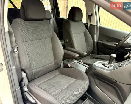 Белый Пежо 5008, объемом двигателя 2 л и пробегом 210 тыс. км за 10848 $, фото 56 на Automoto.ua