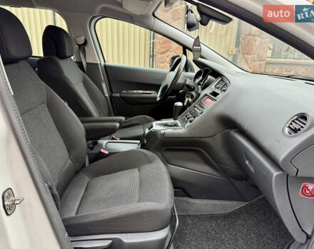 Белый Пежо 5008, объемом двигателя 2 л и пробегом 210 тыс. км за 10848 $, фото 54 на Automoto.ua